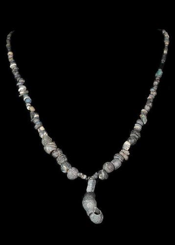 West-Aziatisch Grijze hardsteen en glas Kralenketting