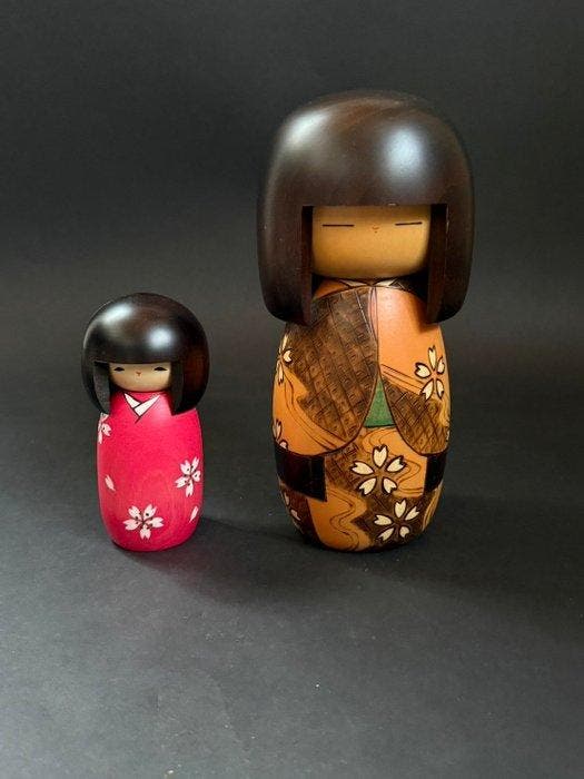 Set van 2 Usaburo Kokeshi Japanse Traditionele Houten Poppen, Antiek en Kunst, Antiek | Meubels | Stoelen en Banken