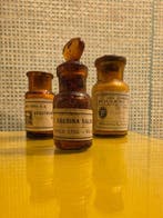 Carlo Erba, Poulenc freres - Apothekerspot (3) - Glas -