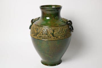 Antieke Japanse Takaoka bronzen vaas met Fenix (H-) fries.