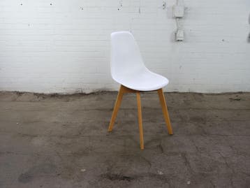 Tweedehands kantinestoel wit kunststof stapelbaar houten fra, Verzenden, Gebruikt