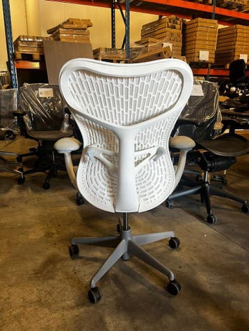 Refurbished Herman Miller Mirra 2 full option, Bureaustoel, Verzenden, Wit, Zo goed als nieuw, Bureaustoel