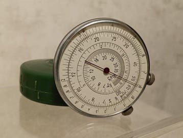 Rekenmachine - 1966 - Circulaire logaritmische liniaal KL-1