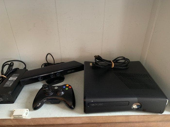 Microsoft - Xbox 360 - Xbox 360 S 250GB + Kinect + Veel, Spelcomputers en Games, Spelcomputers | Overige Accessoires