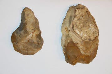 Paleolithisch Vuursteen Bifaces - 131 mm (Zonder, Verzamelen, Mineralen en Fossielen