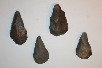 Paleolithisch Steengoed Bifaces - 150 mm
