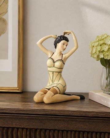 Beeldje - Pin up - Hars, Antiek en Kunst