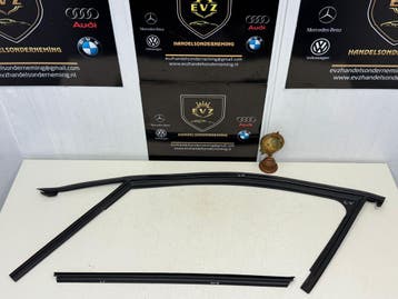 Mercedes GLA Klasse rubberen afdichting links voor deur, Auto-onderdelen, Gebruikt, Mercedes-Benz