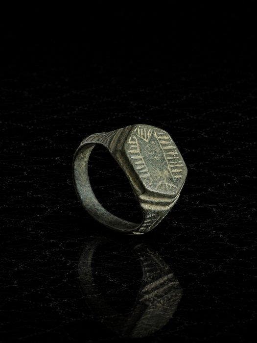 Laat-Romeins / Vroeg-Byzantijns Brons Ring - 4e tot 6e eeuw, Antiek en Kunst, Antiek | Overige Antiek