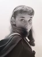 Milton H Greene - Audrey Hepburn Hidden Smile, Antiek en Kunst