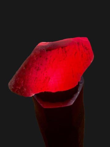 Robijn Pigeon Blood Ruby! 100 Ct. Mozambique Groot magnifiek