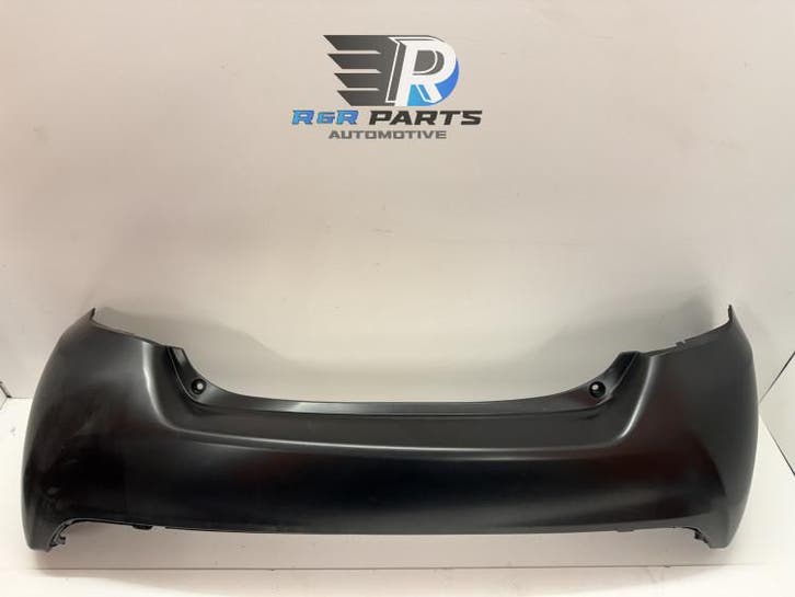 Achterbumper - Origineel - Toyota Yaris P13 - Model 201..., Auto-onderdelen, Carrosserie en Plaatwerk, Nieuw, Deur, Verzenden