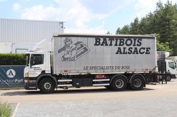 Veiling: Bakwagen Vrachtwagen Scania P 320 Diesel, Scania, Wit, BTW verrekenbaar, Handgeschakeld