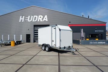 Humbaur gesloten bakwagen 2500kg 418x173x209cm met zijdeur, Nieuw