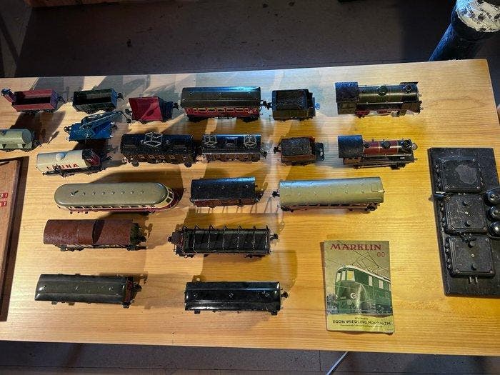 Märklin - Modeltrein (150) - Verzameling van lokomotieven,, Antiek en Kunst, Antiek | Speelgoed