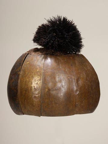 Lotuko / Otuho krijgerhelm – Zuid-Soedan – brons, vezel en
