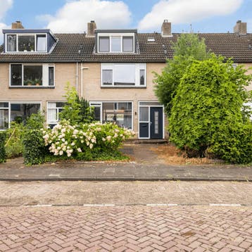 Huis in Dordrecht gevonden voor €2200,- pm, 50 m² of meer, Overige regio's