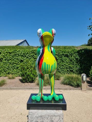 Beeldje - Drip art Frog - Optical fibre, marble