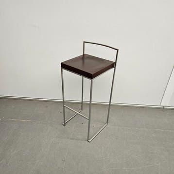 LaPalma Cubo designkruk - bruine houten zitting (alleen per, Huis en Inrichting, Barkrukken, Ophalen of Verzenden, Nieuw