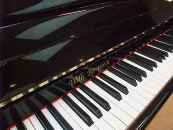 Wilh. Bernstein piano, 110cm hoog € 2.650,- * Mooie Piano!, Verzenden, Zwart, Zo goed als nieuw, Piano