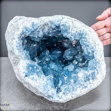 Hemelse celestiet-druse uit Madagaskar – 15 kg kristalline