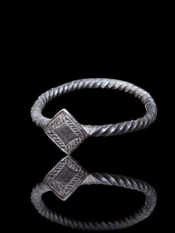 Viking periode Stunning Silver Twisted Seal Ring (Zonder
