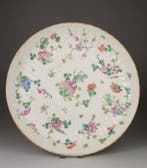 Bord van emailleporselein Famille Rose - Cricket - Marque, Antiek en Kunst