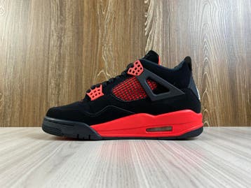 Jordan 4 Retro | Red Thunder, Zwart, Nieuw, Ophalen of Verzenden, Sneakers of Gympen