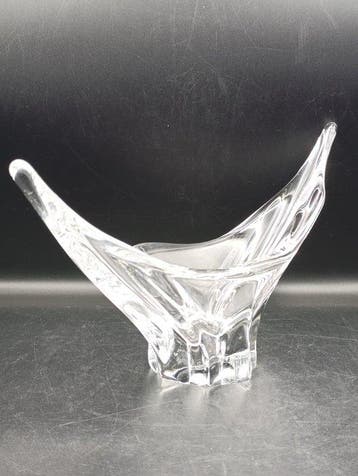 Baccarat - Kom - Modelo Góndola o Cola de Golondrina -