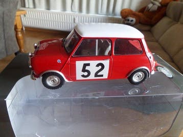 IXO 1:18 - Modelauto - Austin Morris Mini Cooper S rallye No, Nieuw