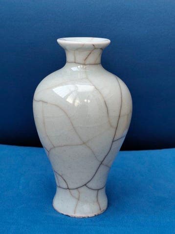 Eenbloemige vaas - Porselein - Ge ware - China - Qing