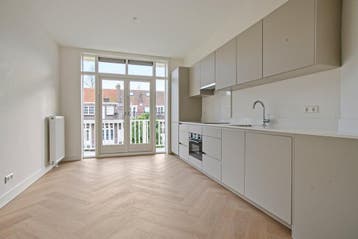 Appartement Van Tuyll van Serooskerkenweg in Amsterdam, Noord-Holland, Appartement, Amsterdam