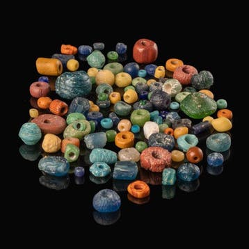 Oud-Romeins Verzameling van ± 100 Romeinse veelkleurige