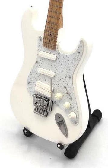Miniatuur replica Fender Stratocaster gitaar - Richie Sambor, Verzamelen, Ophalen of Verzenden, Nieuw, Pop, Beeldje of Miniatuur