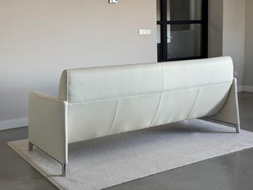 Leolux Felizia Bank  211cm – Lage Rug | wit Leer |, Driepersoons, Ophalen of Verzenden, Zo goed als nieuw, Rechte bank