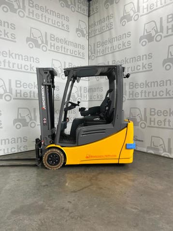 Jungheinrich EFG216  elektrische heftruck - 1600kg 4400mm, Zakelijke goederen, Machines en Bouw | Heftrucks en Intern transport