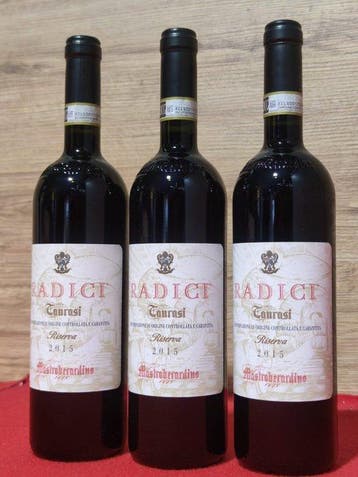 2015 Mastroberardino, Taurasi Radici - Campania Riserva - 3, Verzamelen, Wijnen, Nieuw