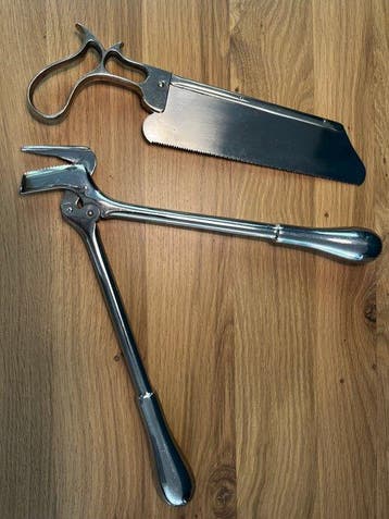 Medisch instrument (2) - medische staal - amputatie zaag en, Antiek en Kunst