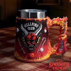 Stranger Things Tankard Hellfire Club, Ophalen of Verzenden, Nieuw, Film, Gebruiksvoorwerp
