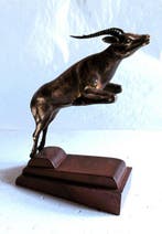 sculptuur, Corzo - 40 cm - Brons en hout - 1930
