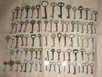 83 alte Schlüssel Key Cle für Möbel Schränke Kommoden