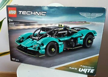 Lego - Technic - 42208 - LEGO - Technic - SUPER SET - Aston, Kinderen en Baby's, Nieuw