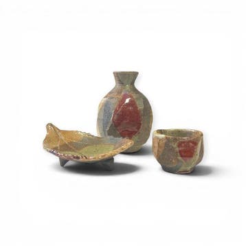 Asakura Soshou – Tokkuri, Guinomi en bladvormige schotel:, Antiek en Kunst
