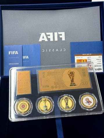 Insigne FIFA Classics World Cup Commemorative Medal & Gold, Nieuw