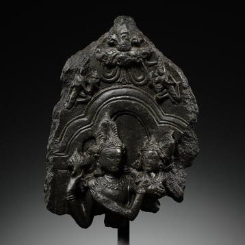 Inde Pla Zwarte steen, mogelijk basalt of dichte grijze