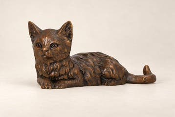 Beeldje - Liggende kat - Brons, Antiek en Kunst