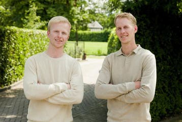 Sylvia I Elektrische sta-op stoel I Gratis Thuisdemonstratie, Huis en Inrichting, Leer, Nieuw, 75 tot 100 cm, Ophalen of Verzenden