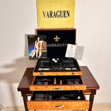 Varaguen&Berghoff - Bestekset voor 12 personen (110) -