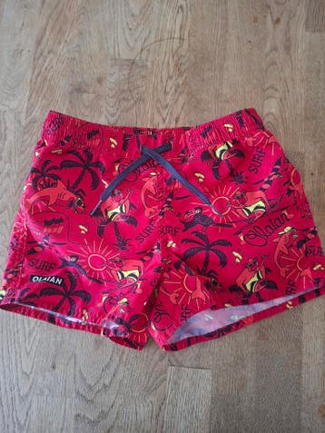 Olaian (Decathlon) zwembroek rood surf print maat 110 nette, Zo goed als nieuw, Olaian (Decathlon), Jongen, Sport- of Zwemkleding