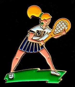 Tennis speelster pin, Verzamelen, Verzenden, Nieuw, Sport, Speldje of Pin